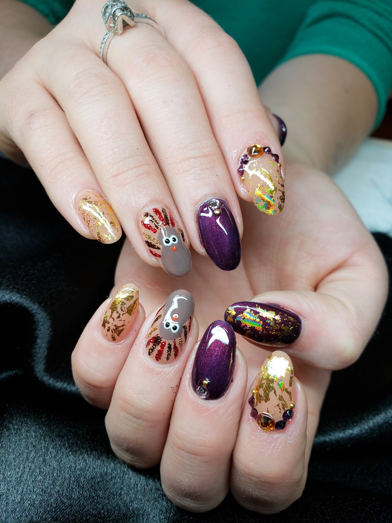 PozhVibe Beauty Studio nail photo 8